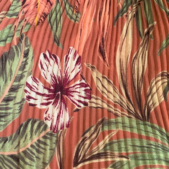 Witchery pleated v neck blouse - Picture 8 of 11